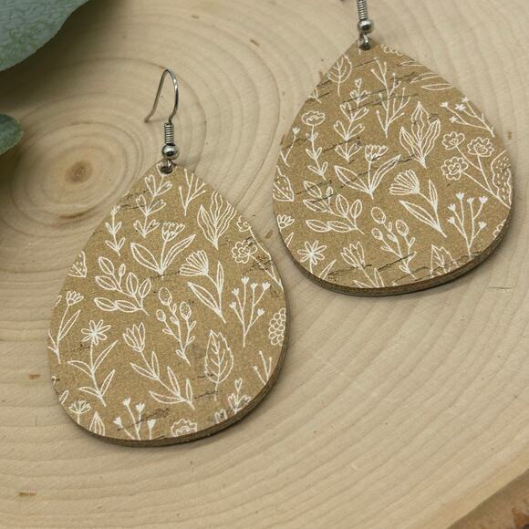 5/$25 Cork on Genuine Leather Tan Floral Teardrop Lightweight Earrings - Picture 2 of 4